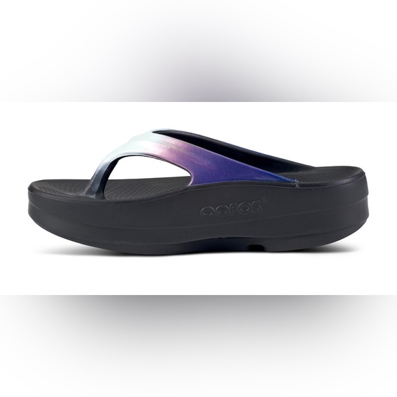 ⭐️ OOFOS Oomega OoLala Luxe Thong sandal flip flop - Calypso size 10 - Picture 2 of 10